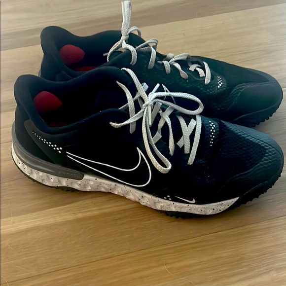 Men’s Nike alpha Hurache turf shoes.  EUC!  Size 10 - Picture 1 of 3